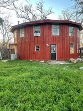 302 Dallas St in Bandera, TX - Building Photo - Building Photo