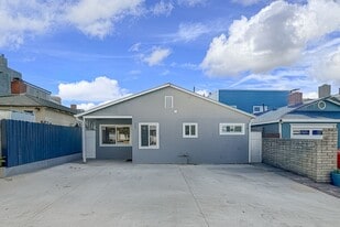 120 Bardsdale Ave in Oxnard, CA - Building Photo