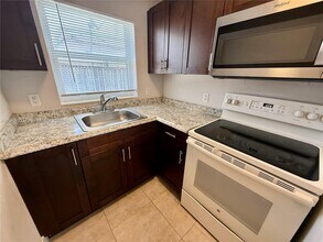 209 SW 14th St in Dania Beach, FL - Building Photo - Building Photo