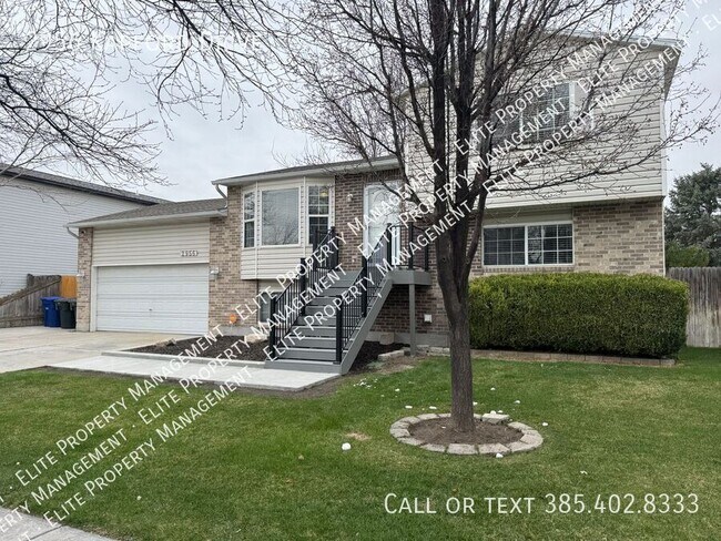 2956 Kapford Dr in West Valley City, UT - Building Photo - Building Photo