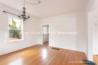 2735 SE 25th Ave in Portland, OR - Building Photo - Building Photo