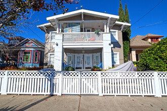 262 W 10th St in San Pedro, CA - Building Photo - Building Photo