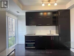2803-65-865 St Mary St in Toronto, ON - Building Photo - Building Photo