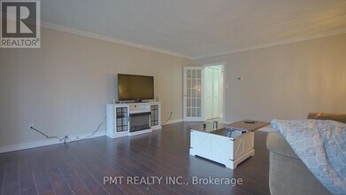 60 The Queensway in Toronto, ON - Building Photo - Building Photo