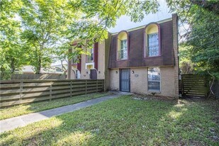2452 Copernicus St in New Orleans, LA - Building Photo
