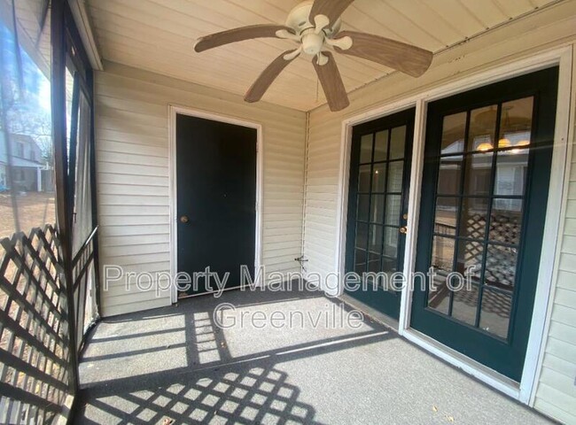 12 Birchview St in Taylors, SC - Foto de edificio - Building Photo