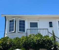 216 Cypress Dr, Unit A in Laguna Beach, CA - Building Photo