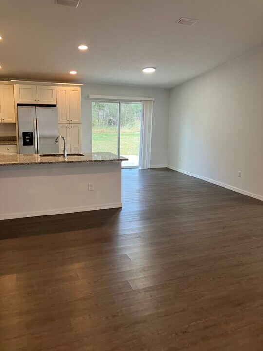 35 Malauka Cir Ln in Ocklawaha, FL - Building Photo