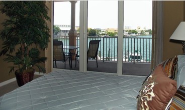 HarborView Grande in Clearwater Beach, FL - Building Photo - Building Photo