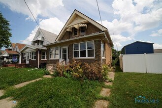 3412 Maple St in Toledo, OH - Building Photo - Building Photo
