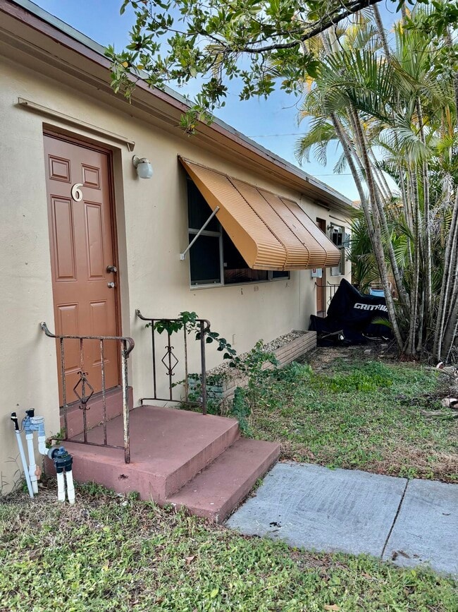 1101 N Federal Hwy in Lake Worth Beach, FL - Building Photo - Building Photo