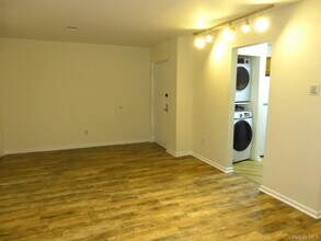 715 Kennedy Dr in Spring Valley, NY - Building Photo - Building Photo