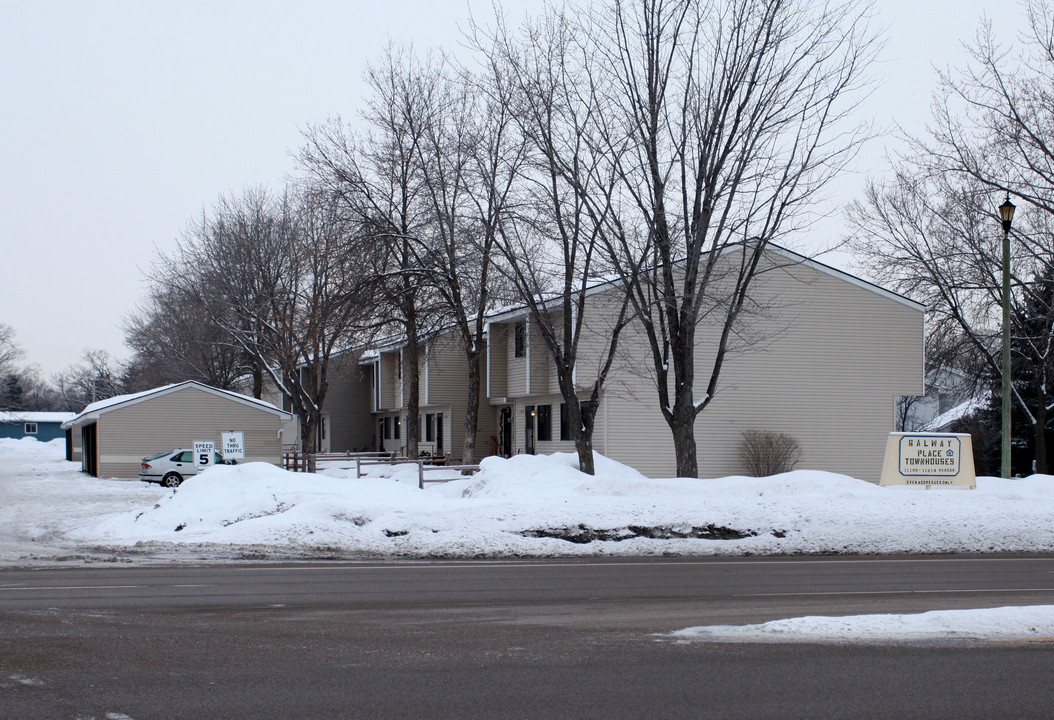 Galway Place Townhomes in Coon Rapids, MN - Building Photo