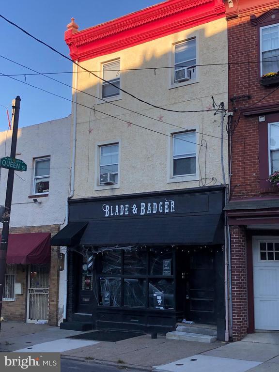 property at 806 E Passyunk Ave