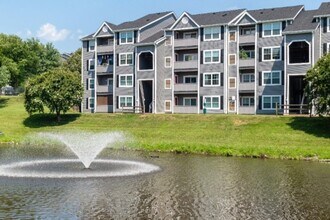 Lakewood Apartments in Stafford, VA - Building Photo - Building Photo