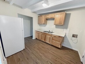 1004 W MacKenzie Dr in Hobbs, NM - Building Photo - Building Photo