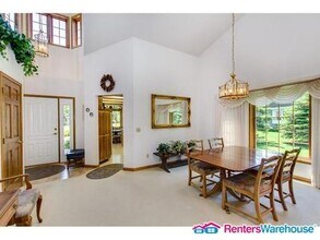 1215 Silverthorn Ct in Shoreview, MN - Building Photo - Building Photo