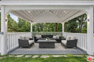 5220 Melvin Ave in Los Angeles, CA - Building Photo - Building Photo