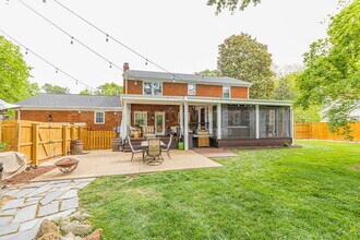 9133 Robin Ridge Dr in Mechanicsville, VA - Building Photo - Building Photo