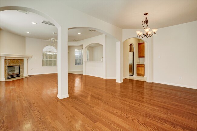 property at 7630 N Linpar Ct