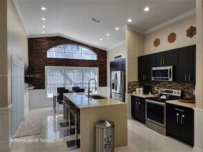 5373 NW 55th Terrace in Coconut Creek, FL - Building Photo - Building Photo