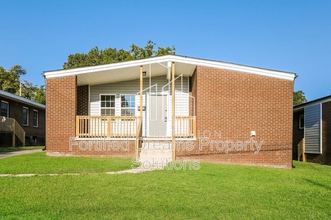 property at 511 Saunders Pl