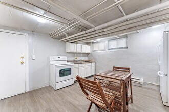 2512 DuPont Ave S in Minneapolis, MN - Building Photo - Building Photo