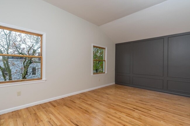 325 Claremont Ave in Jersey City, NJ - Building Photo - Building Photo