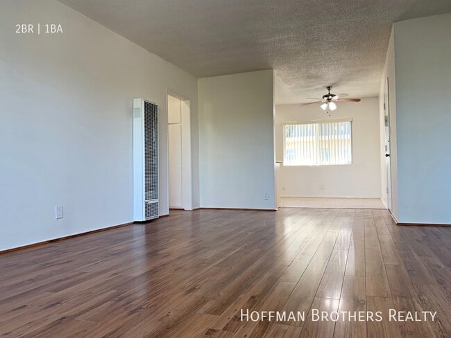 1521 E Windsor Rd