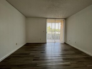 3985 W McNab Rd in Pompano Beach, FL - Building Photo - Building Photo