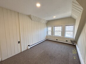 21 Osborne Rd, Unit 3 in Brookline, MA - Foto de edificio - Building Photo