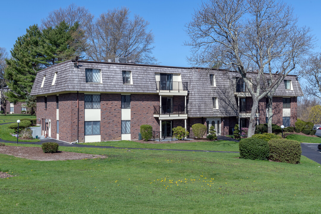 Waterview Heights Condominiums in Fall River, MA - Building Photo