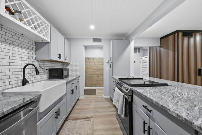46 Mallard Dr in Farmington, CT - Building Photo - Building Photo