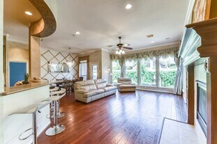 31 N Warbler Bend Cir in Spring, TX - Building Photo