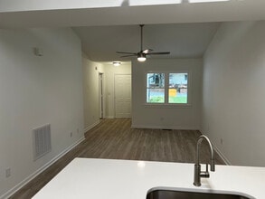 307 W McNeely Ave in Mooresville, NC - Building Photo - Building Photo