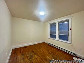 55 Park Dr, Unit 7 in Boston, MA - Building Photo