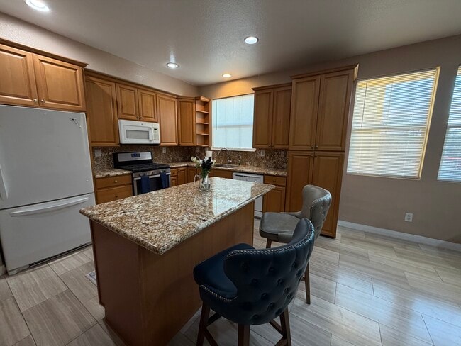 1860 E 12th St in National City, CA - Foto de edificio - Building Photo