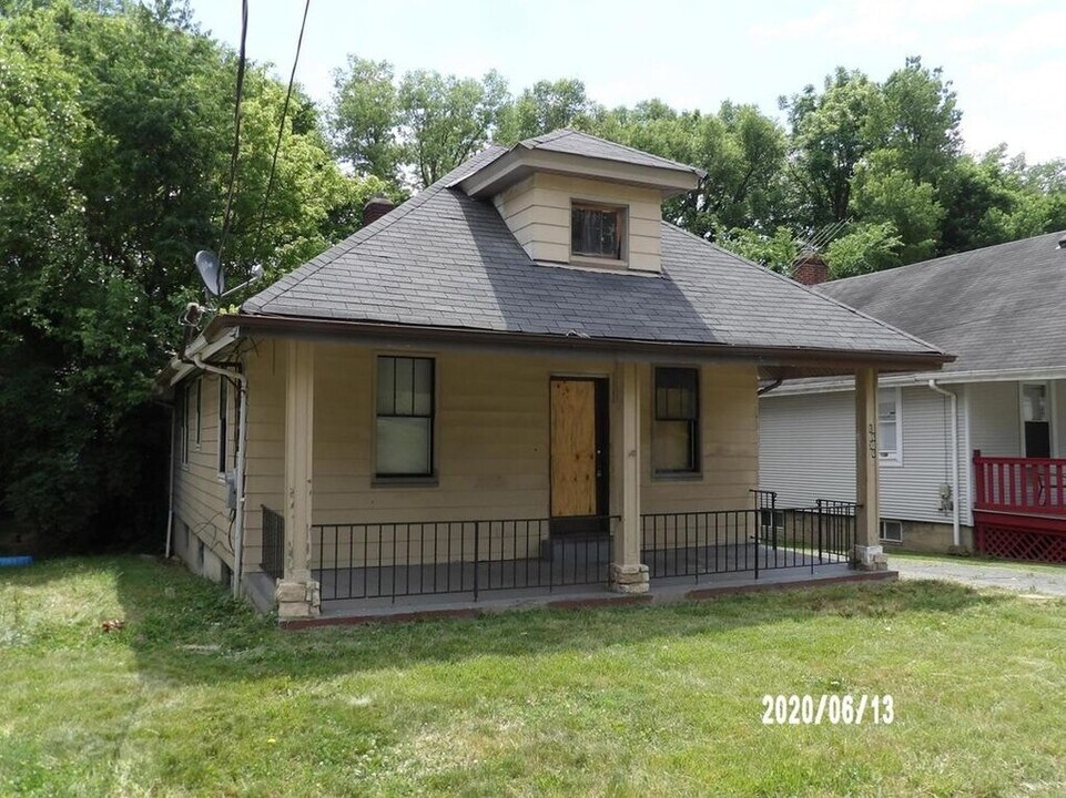 1636 1st Ave in Cincinnati, OH - Building Photo
