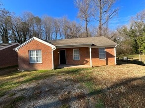 1506 Hidden Creek Terrace in High Point, NC - Building Photo - Building Photo