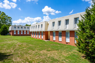 Autumnwood Apartments in Columbia, TN - Building Photo - Building Photo