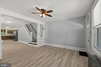 106 W 5th St in Bridgeport, PA - Building Photo - Building Photo