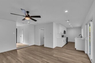 817 N Shore Dr in Garland, TX - Building Photo - Building Photo