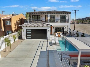 51116 Avenida Mendoza in La Quinta, CA - Building Photo - Building Photo