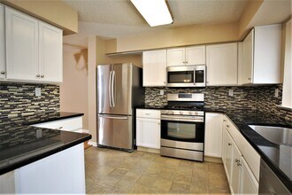 13 Halstead Pl in Princeton, NJ - Building Photo - Building Photo