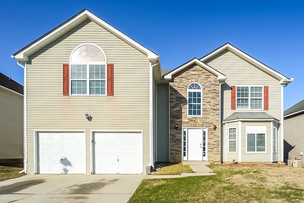 6083 Trotters Cir in Fairburn, GA - Building Photo
