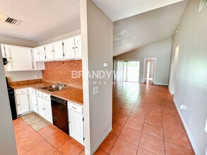 7821 Farnsworth Ct in Orlando, FL - Building Photo - Building Photo