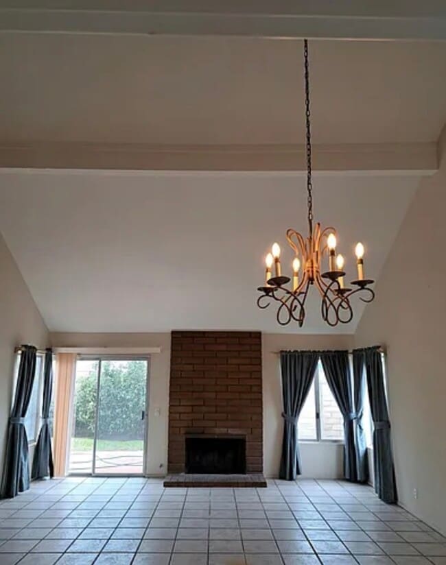 5391 Maple View Cir in Camarillo, CA - Foto de edificio - Building Photo