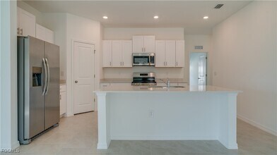 4019 San Clemente Ct in North Fort Myers, FL - Building Photo - Building Photo
