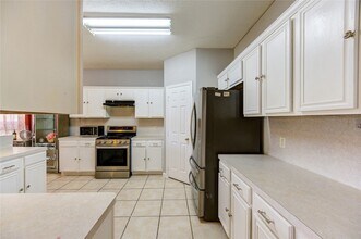 14710 Kendallbrook Dr in Houston, TX - Building Photo - Building Photo