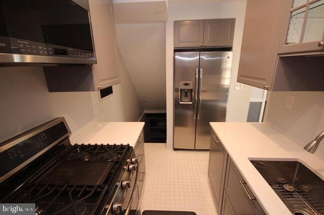 property at 2100 N Brandywine St